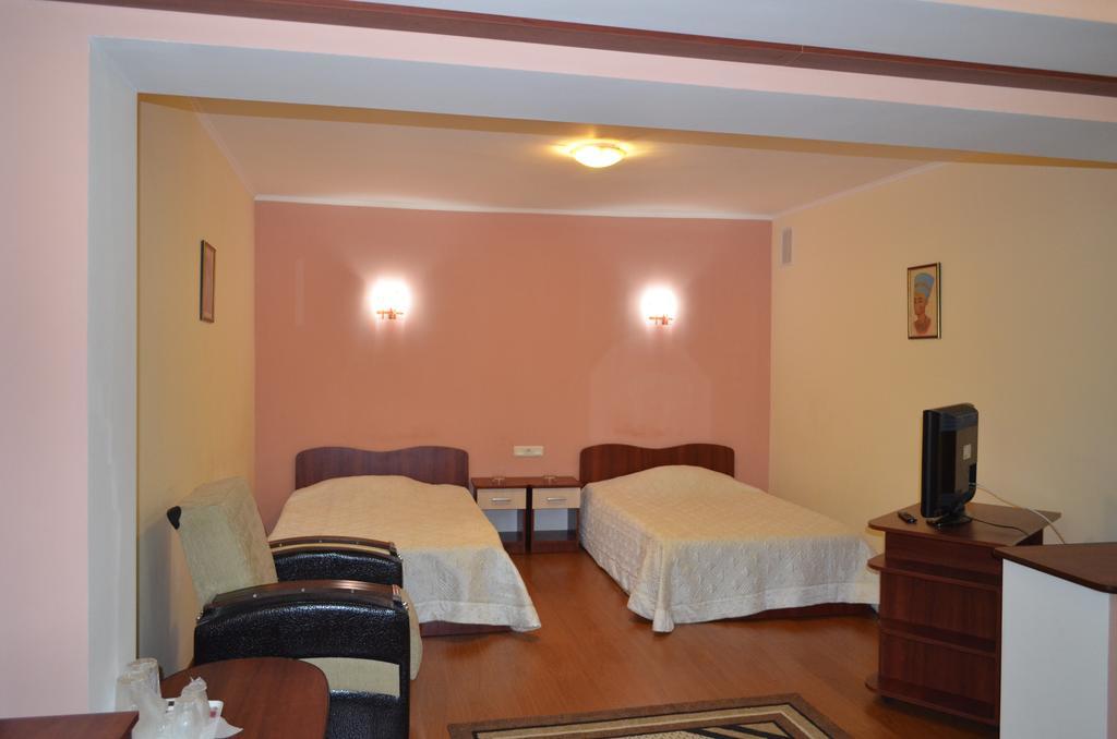 Casa Alba Hotel Râmnicu Vâlcea Exterior foto