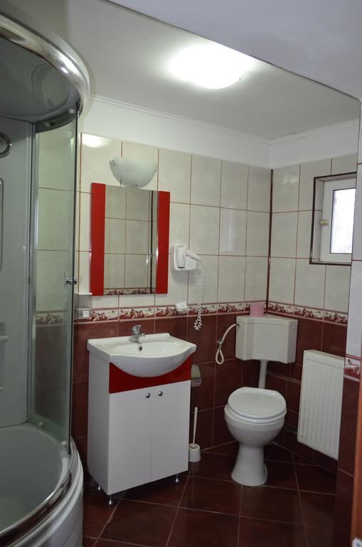 Casa Alba Hotel Râmnicu Vâlcea Exterior foto