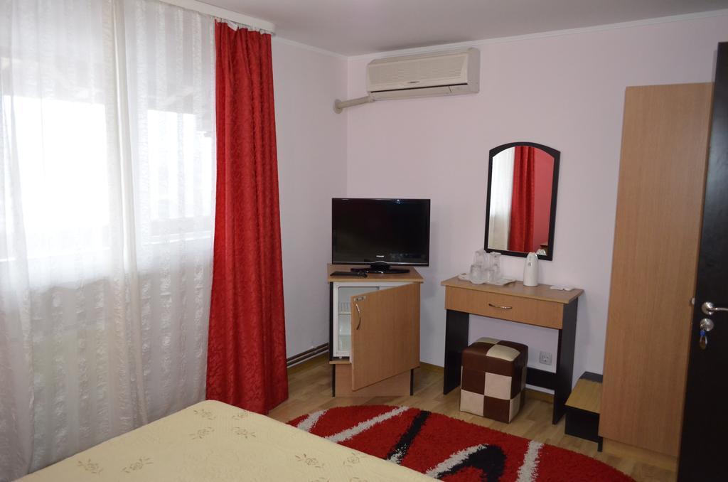 Casa Alba Hotel Râmnicu Vâlcea Exterior foto