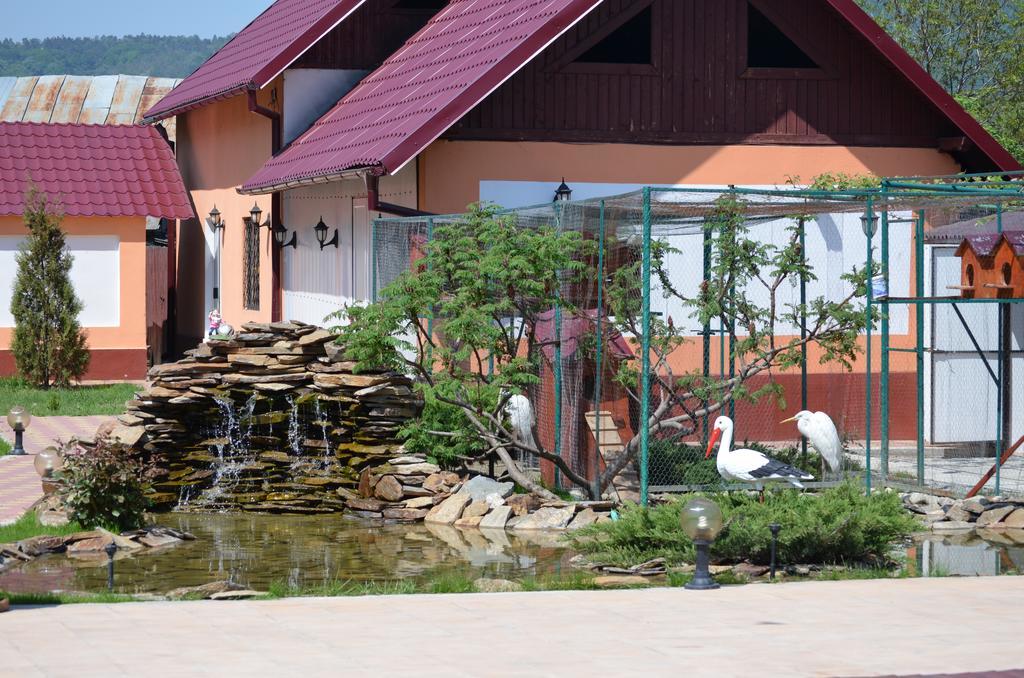 Casa Alba Hotel Râmnicu Vâlcea Exterior foto